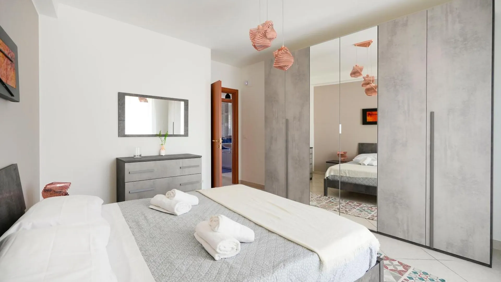 Mistral Suite Apartment - Free Private Car Park Bari