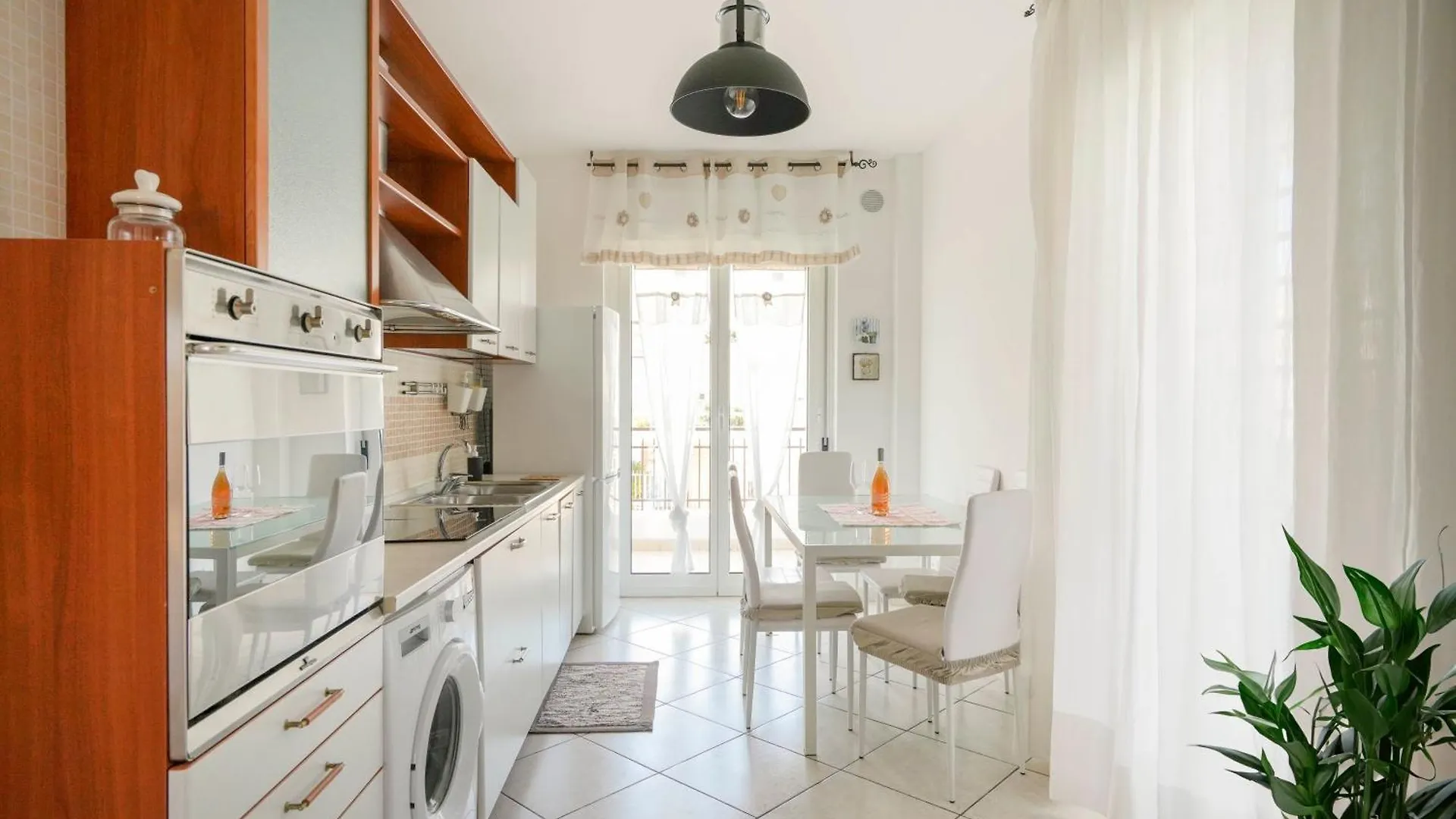 Mistral Suite Apartment - Free Private Car Park Bari